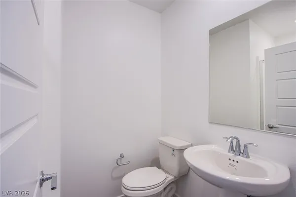 $2,500 | 145 Aqua Commons Lane, Henderson, NV 89015