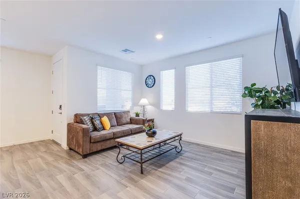 $2,500 | 145 Aqua Commons Lane, Henderson, NV 89015