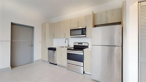 $2,100 | 519 Southwest 5th Avenue, Unit 203, Miami, FL 33130