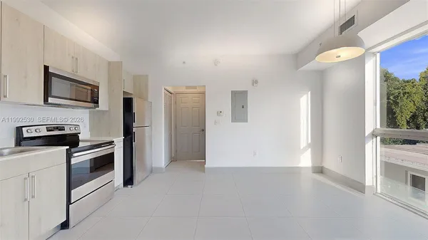 $2,100 | 519 Southwest 5th Avenue, Unit 203, Miami, FL 33130