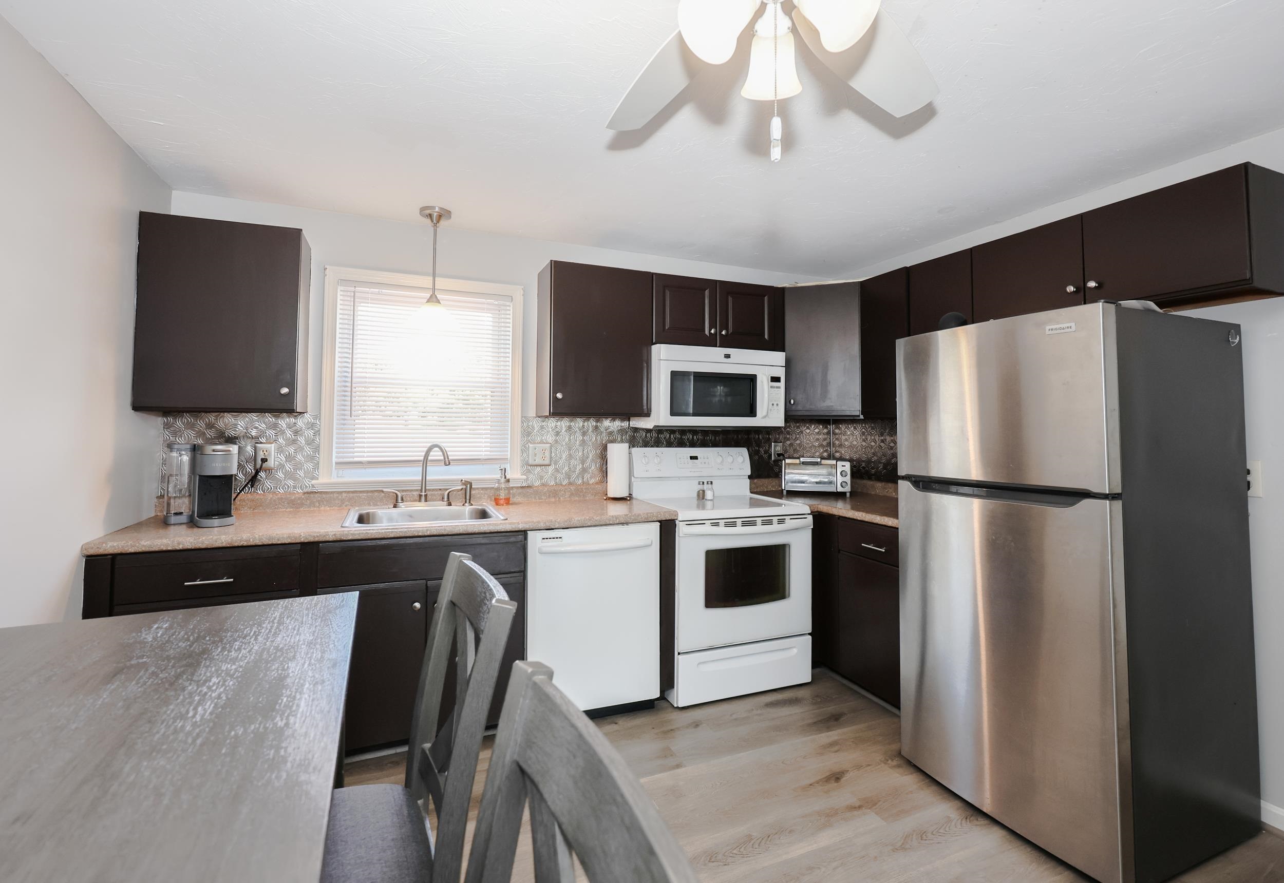 360 Circle Road, Unit 3 Manchester, NH 03103 - Photo 4 of 27
