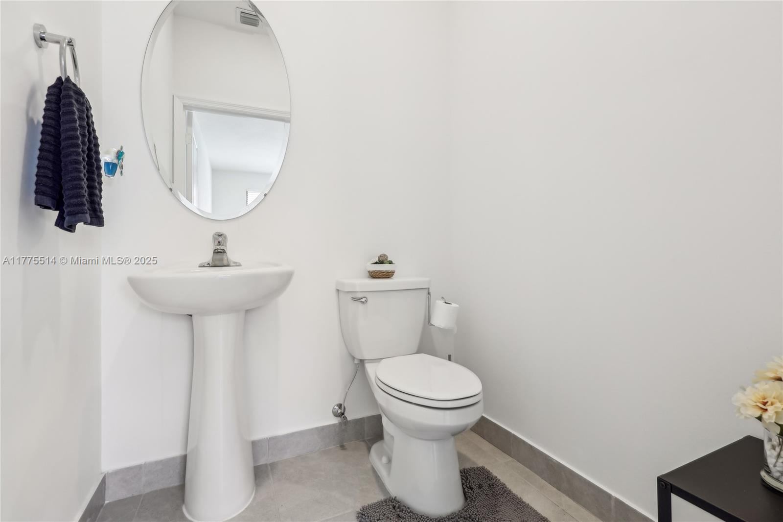 12972 Southwest 229th Street Miami, FL 33170 - Photo 9 of 28 downstairs