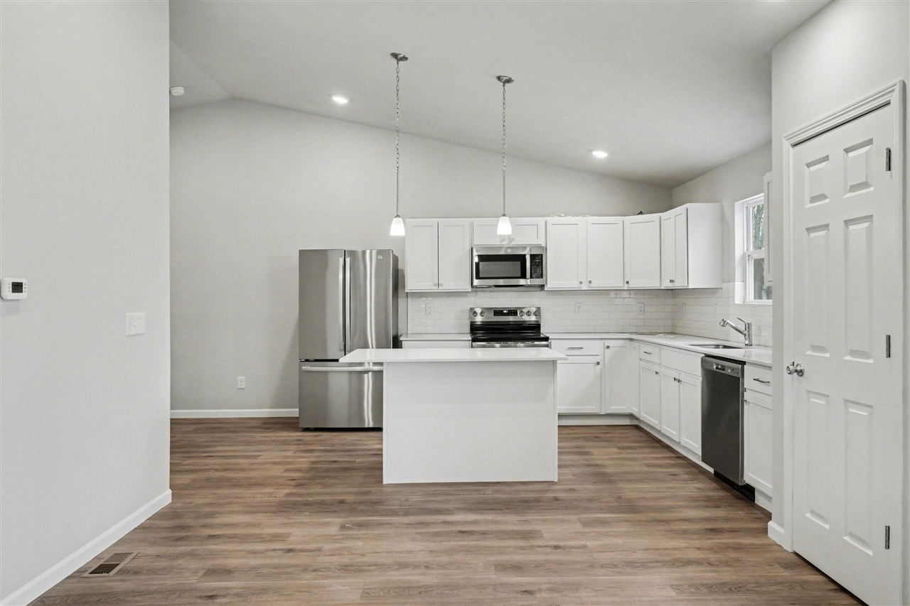 71375 Embassy Road Edwardsburg, MI 49112 - Photo 4 of 26