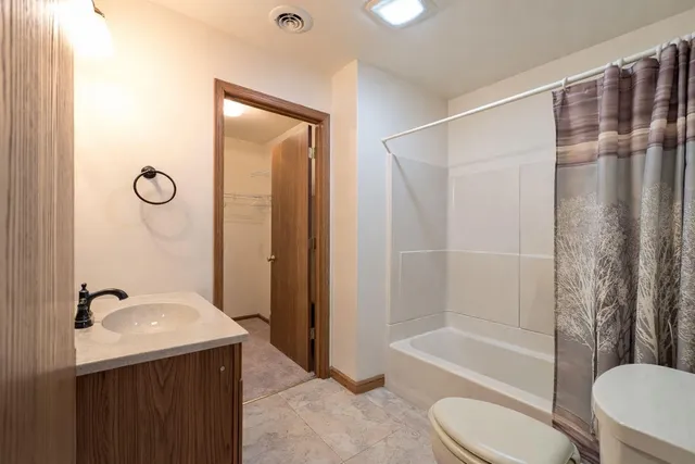 $149,000 | 959 Misty Glen Drive, Valparaiso, IN 46385