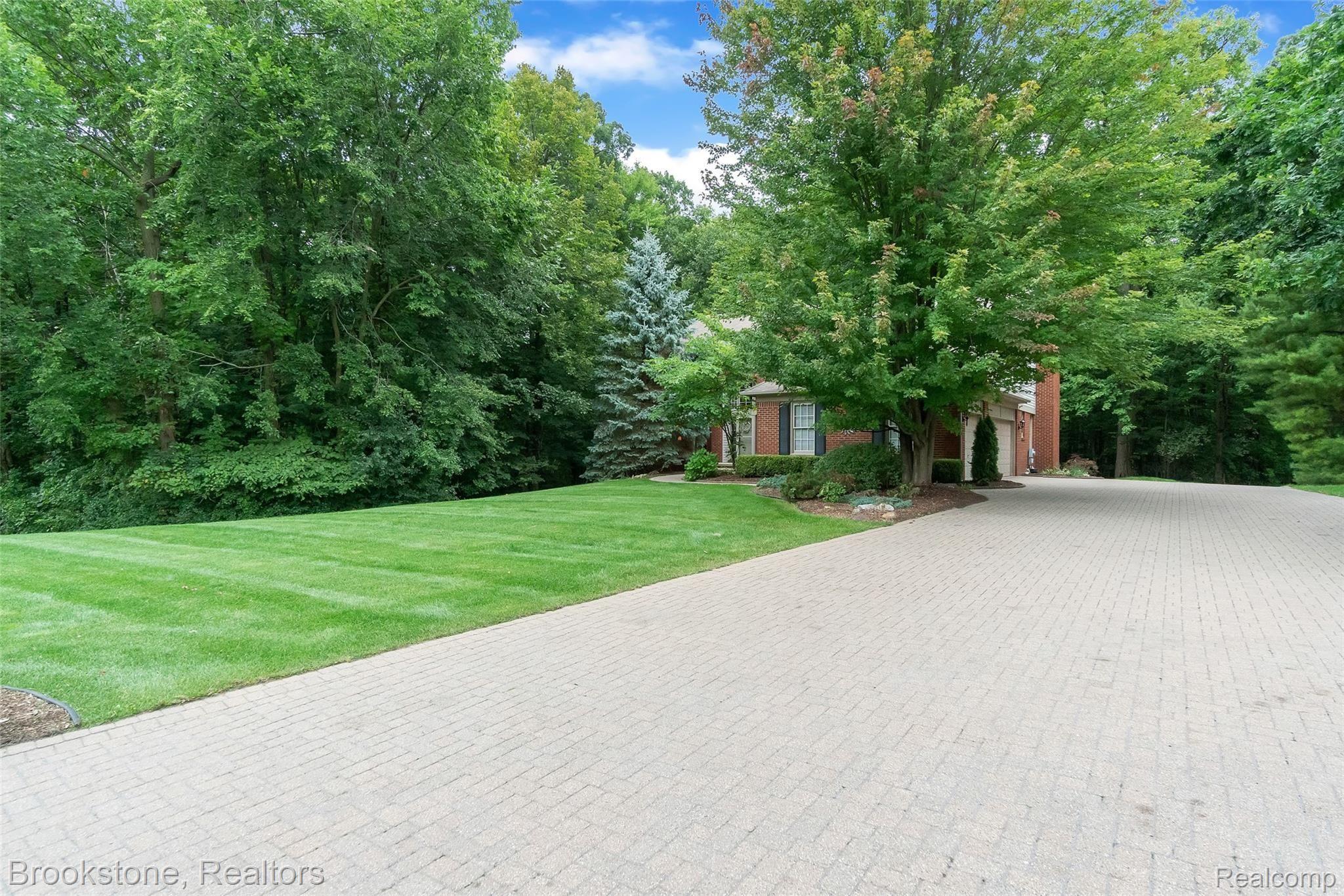 910 Indianpipe Road Lake Orion, MI 48360 - Photo 45 of 53 50-910 Indianpipe Rd-WindowStill-Re.jpg