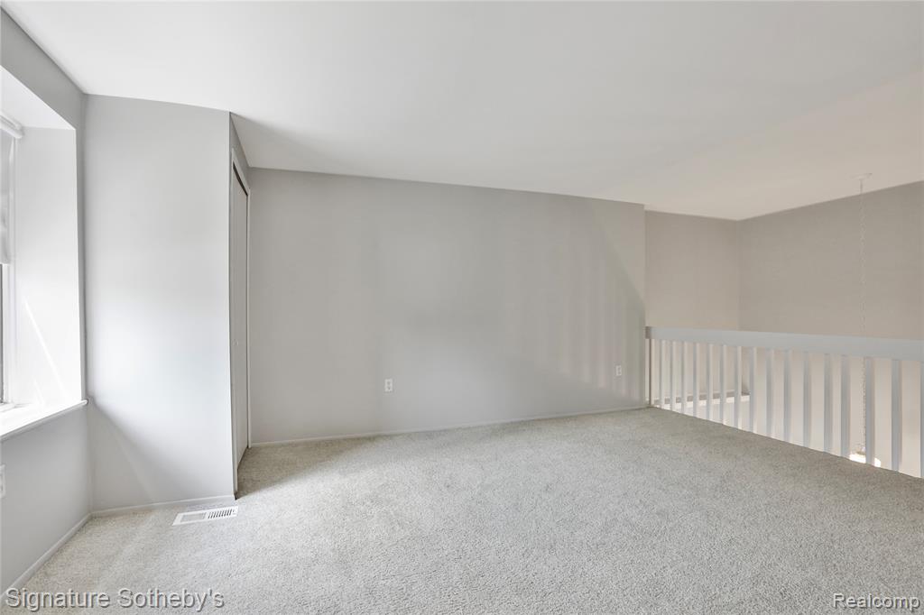 5025 Crooks Road, Unit 42 Royal Oak, MI 48073 - Photo 12 of 19