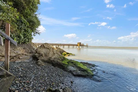 $2,995,000 | 5025 Paradise Drive, Tiburon, CA 94920