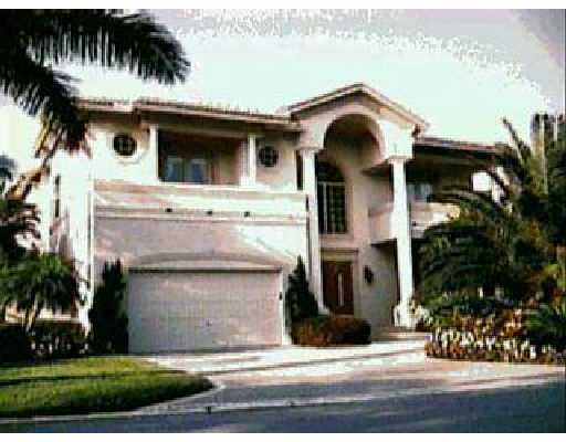 653 101st Terrace Boca Raton, FL 33487 - Photo 1 of 5 Primary Photo