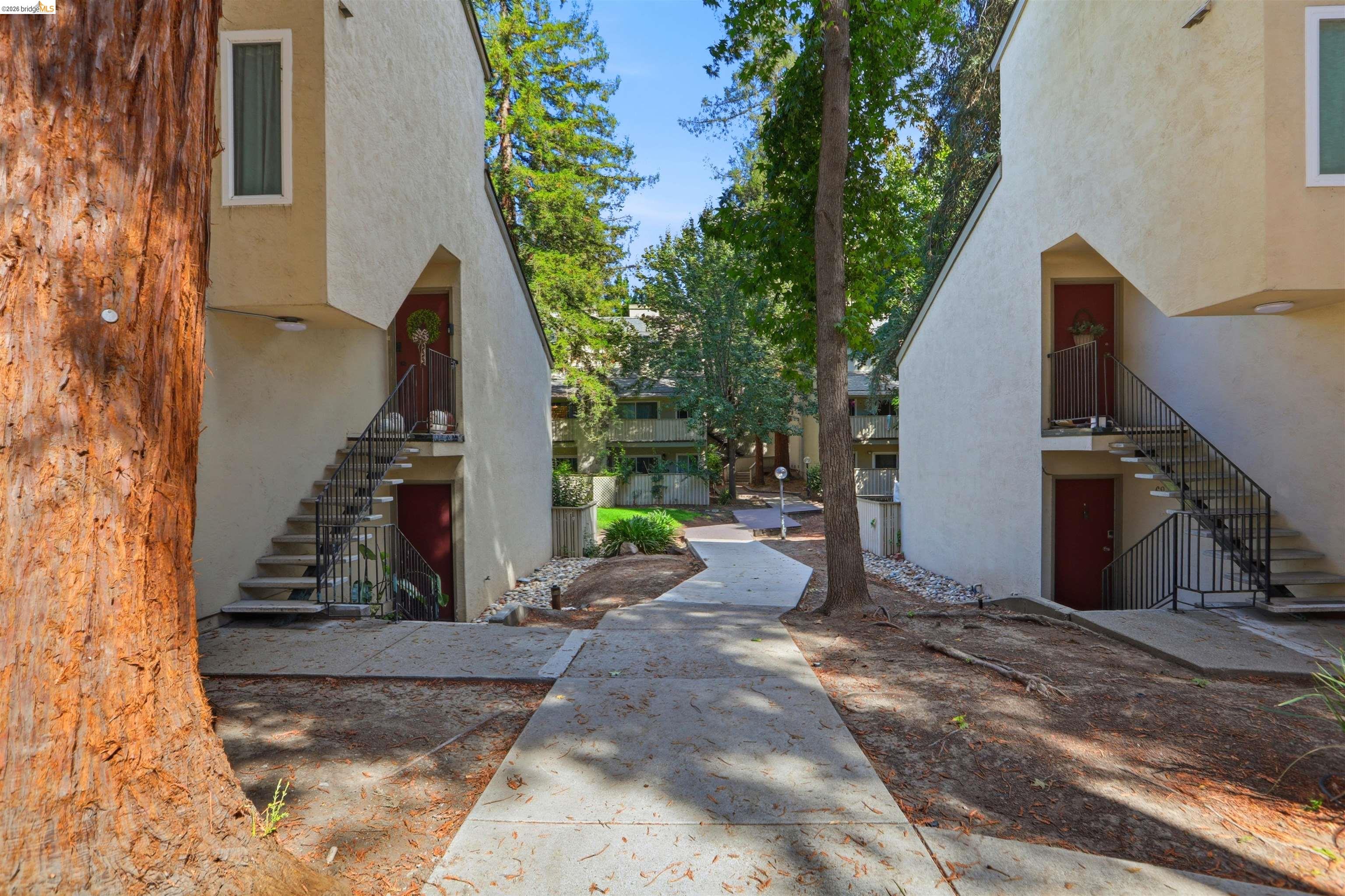 2704 Oak Road, Unit 75 Walnut Creek, CA 94597 - Photo 32 of 37 Gallery Image 32