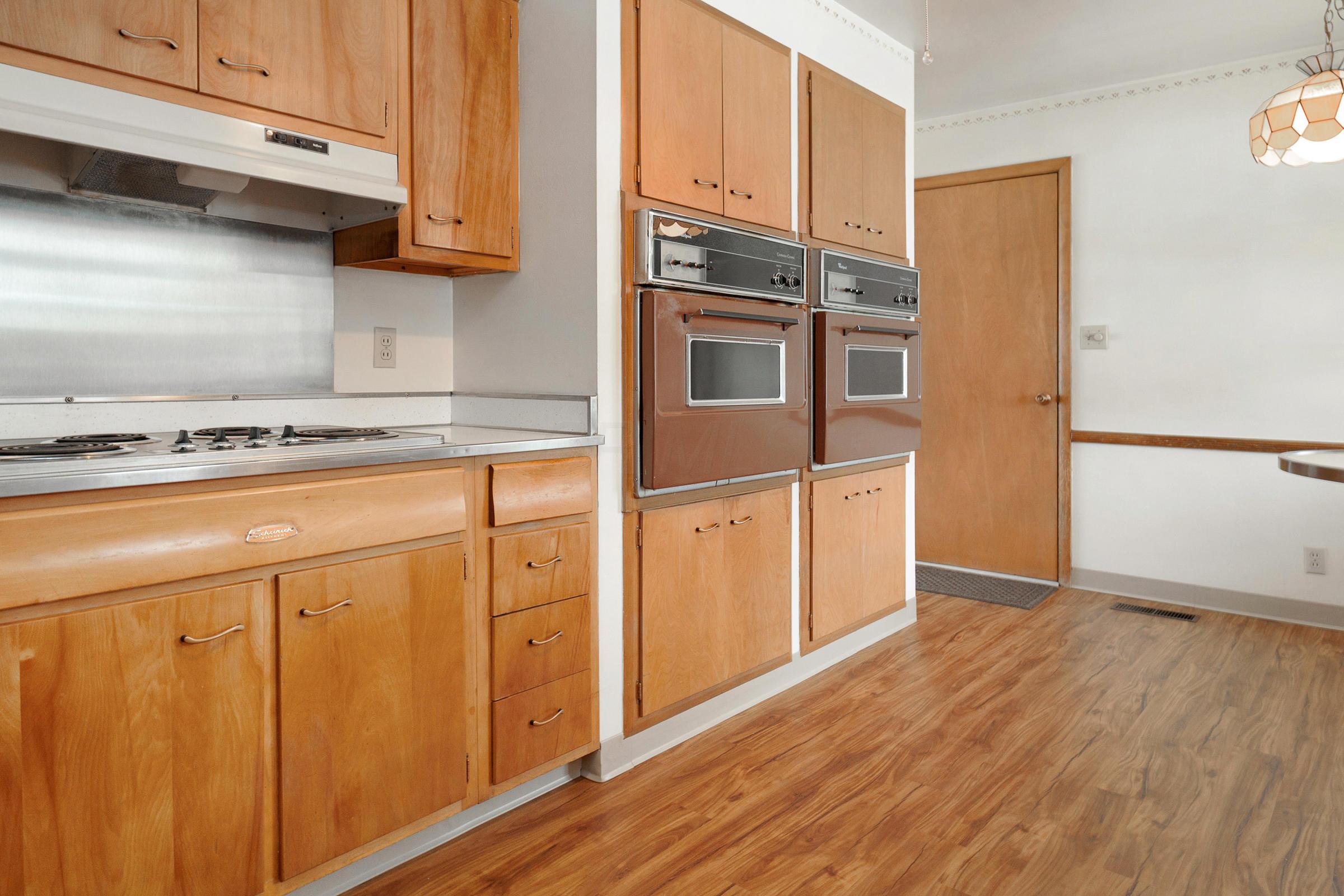 1275 Kingsgate Road Columbus, OH 43221 - Photo 14 of 28