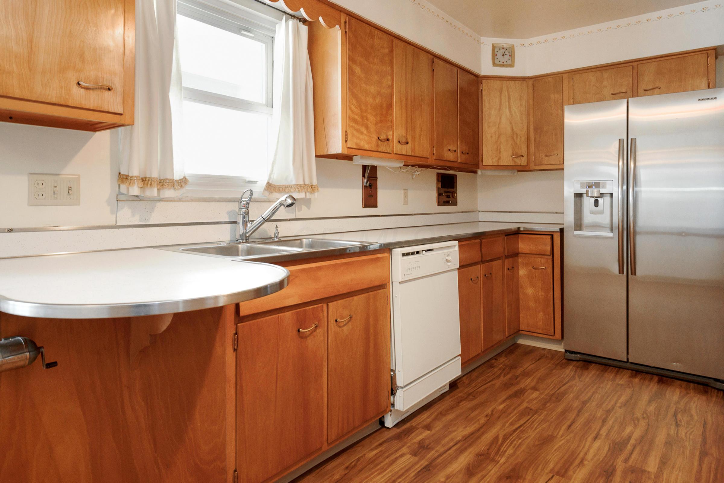 1275 Kingsgate Road Columbus, OH 43221 - Photo 15 of 28