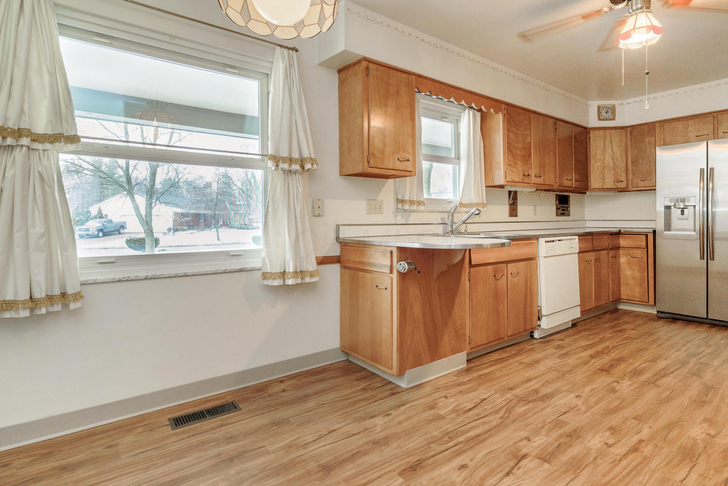 1275 Kingsgate Road Columbus, OH 43221 - Photo 16 of 28