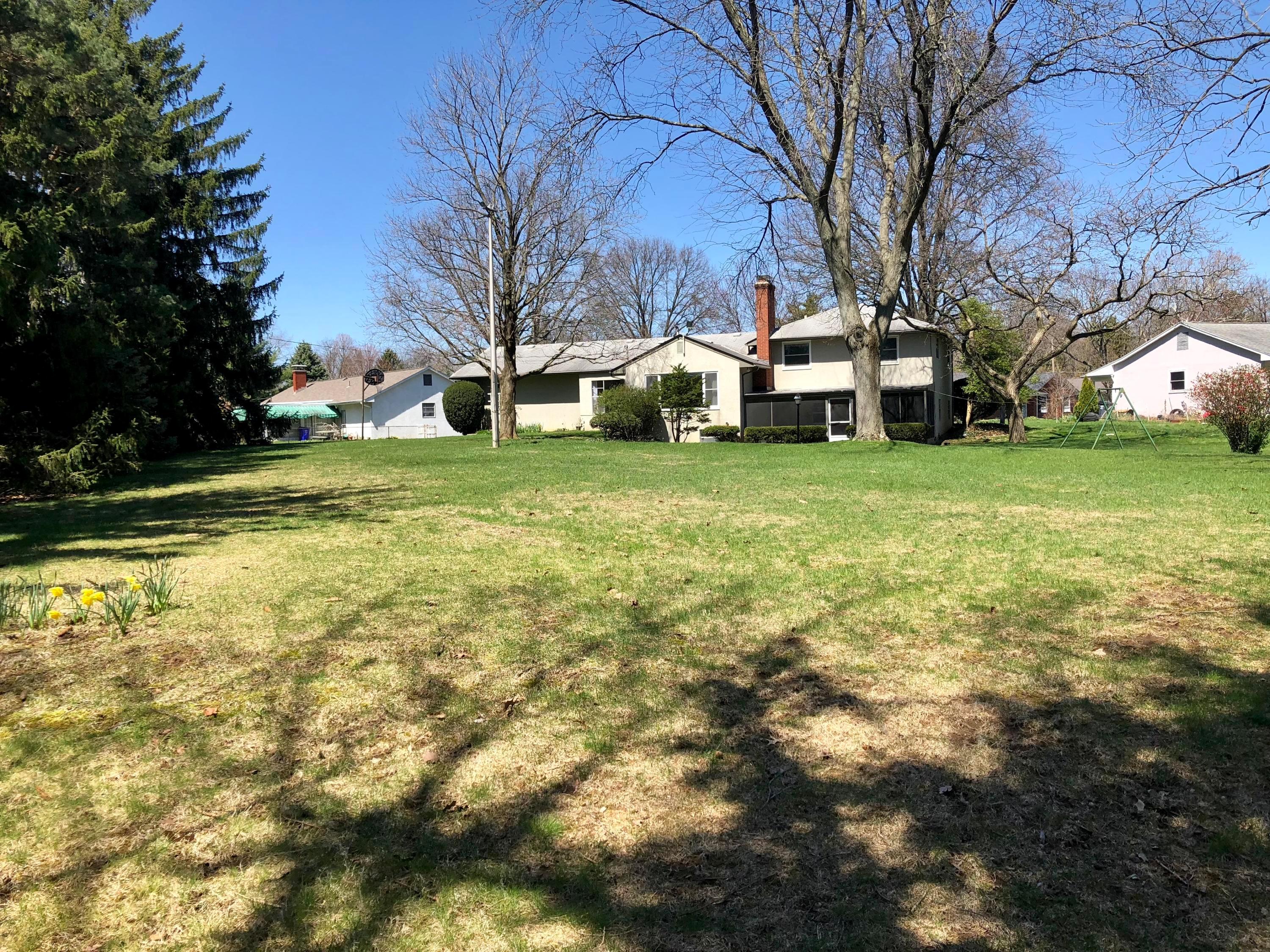 1275 Kingsgate Road Columbus, OH 43221 - Photo 6 of 28