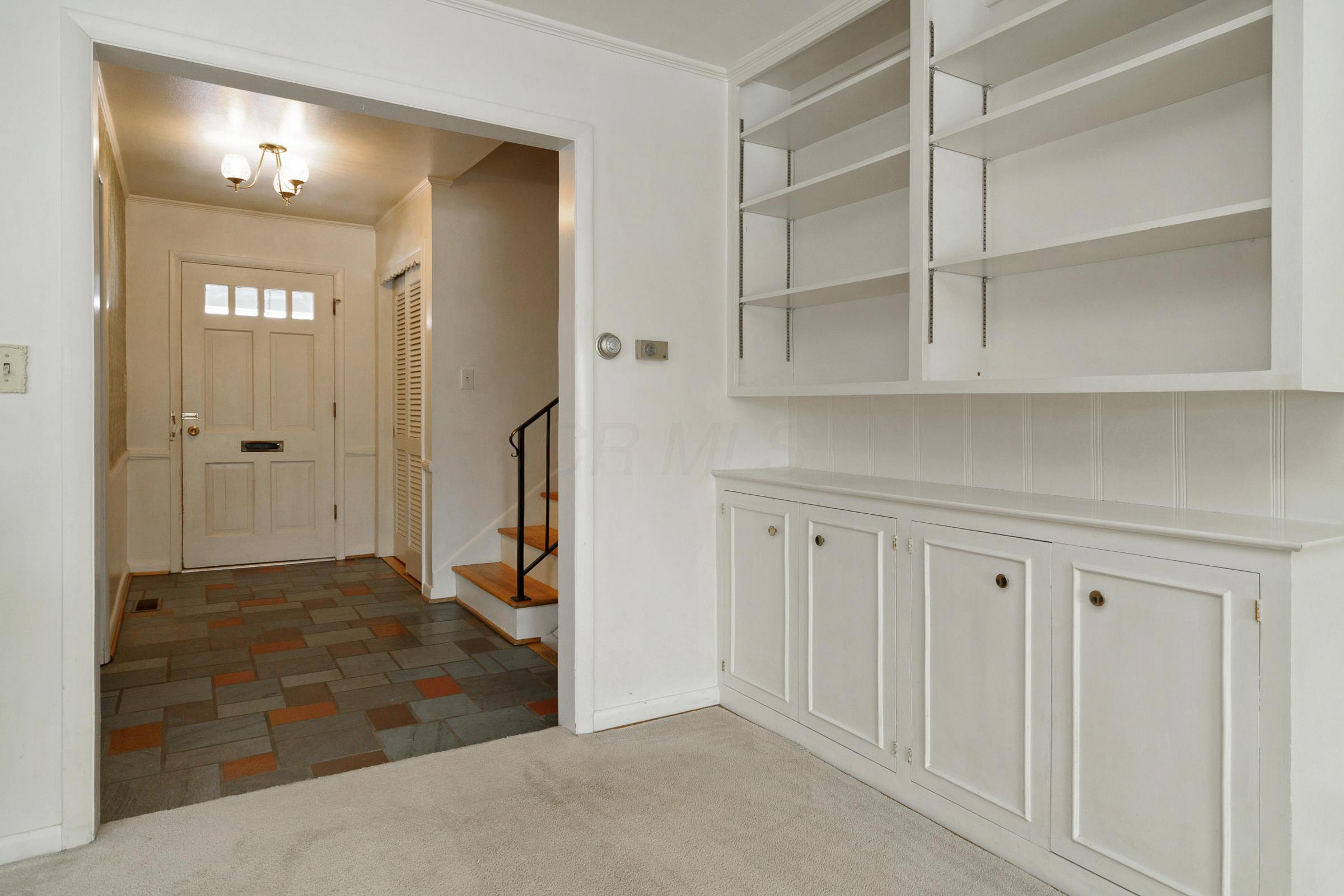 1275 Kingsgate Road Columbus, OH 43221 - Photo 7 of 28