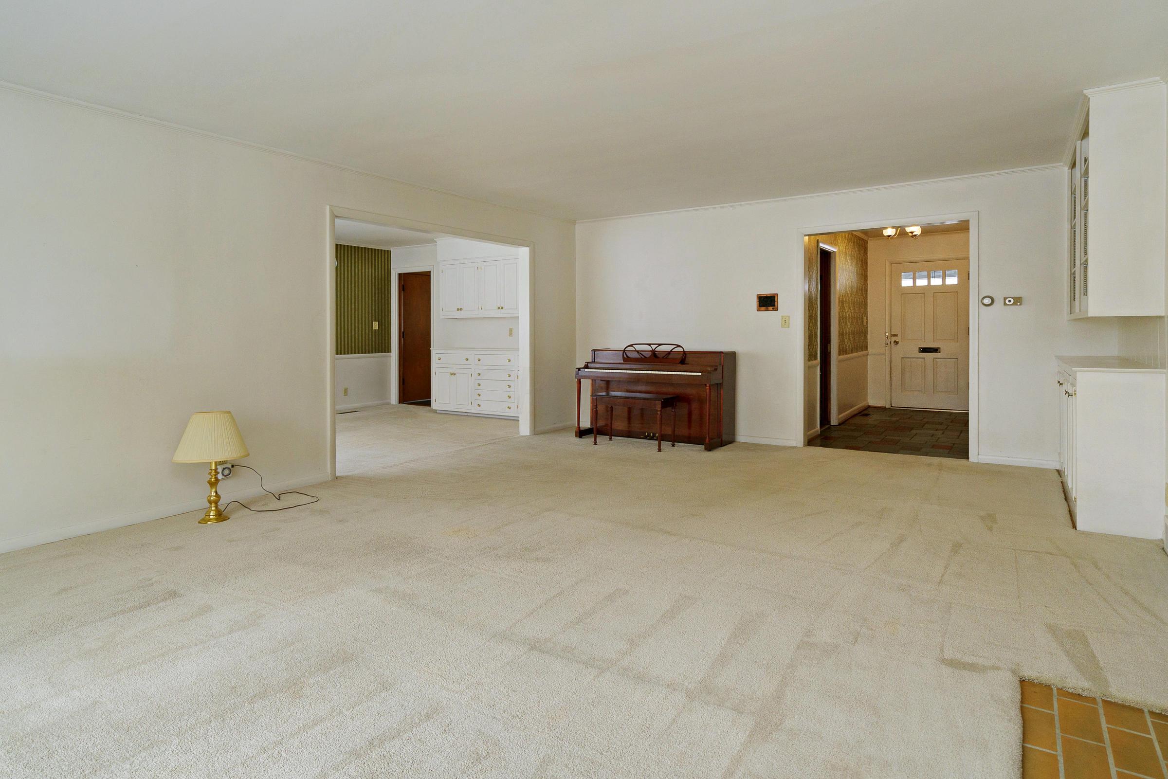 1275 Kingsgate Road Columbus, OH 43221 - Photo 8 of 28