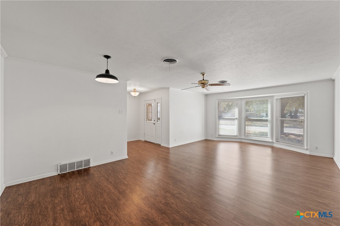 201 Apache Drive Temple, TX 76504 - Photo 4 of 32