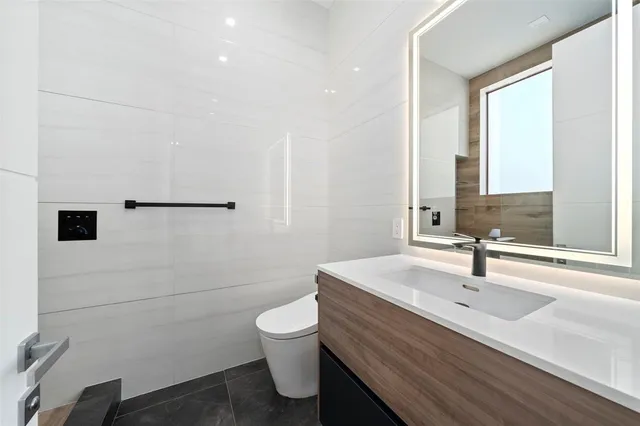 $6,375,000 | 2631 Northeast 48th Court, Lighthouse Point, FL 33064