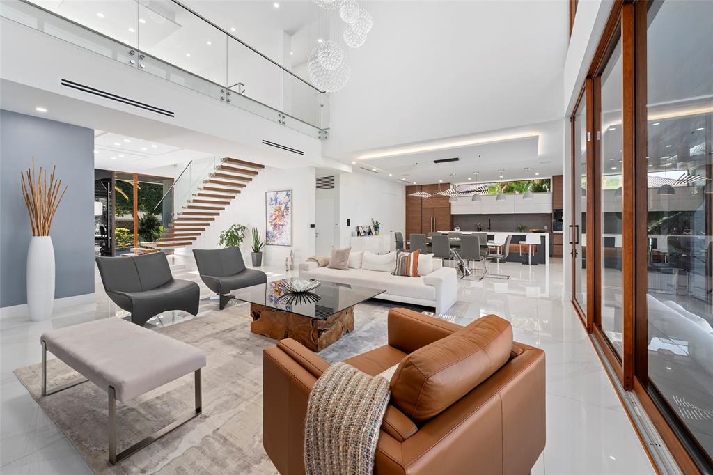 2631 Northeast 48th Court Lighthouse Point, FL 33064 - Photo 7 of 74 a living room with furniture