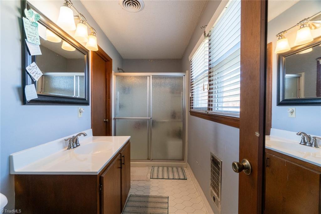 418 Ridgecrest Street Graham, NC 27253 - Photo 16 of 36 Gallery Image 16
