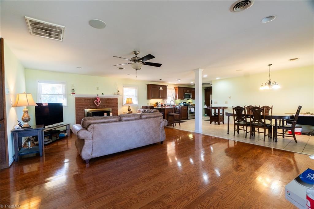 418 Ridgecrest Street Graham, NC 27253 - Photo 24 of 36 Gallery Image 24