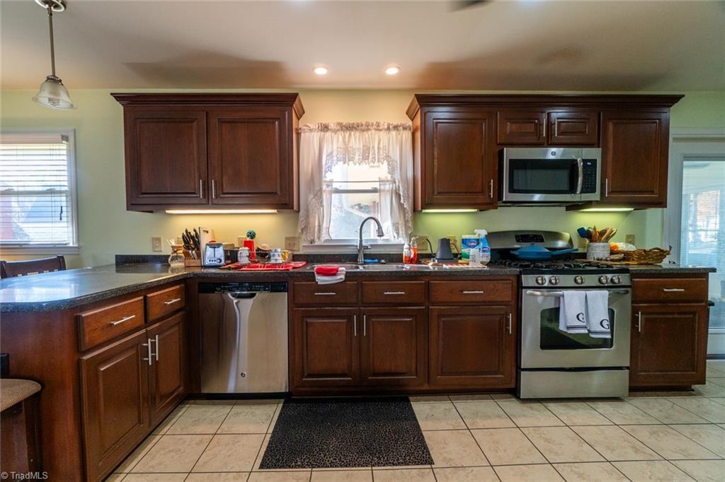 418 Ridgecrest Street Graham, NC 27253 - Photo 31 of 36 Gallery Image 31
