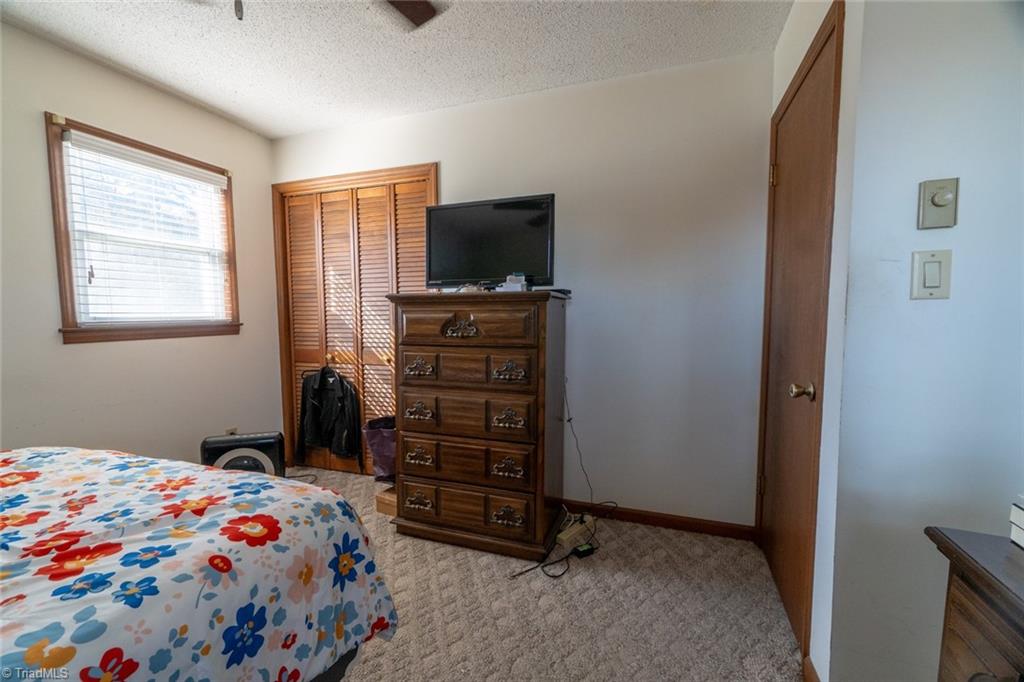 418 Ridgecrest Street Graham, NC 27253 - Photo 6 of 36 Gallery Image 6