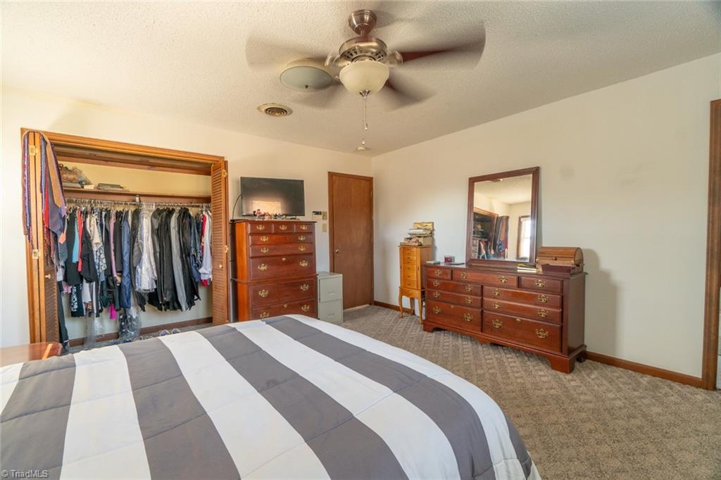 418 Ridgecrest Street Graham, NC 27253 - Photo 8 of 36 Gallery Image 8