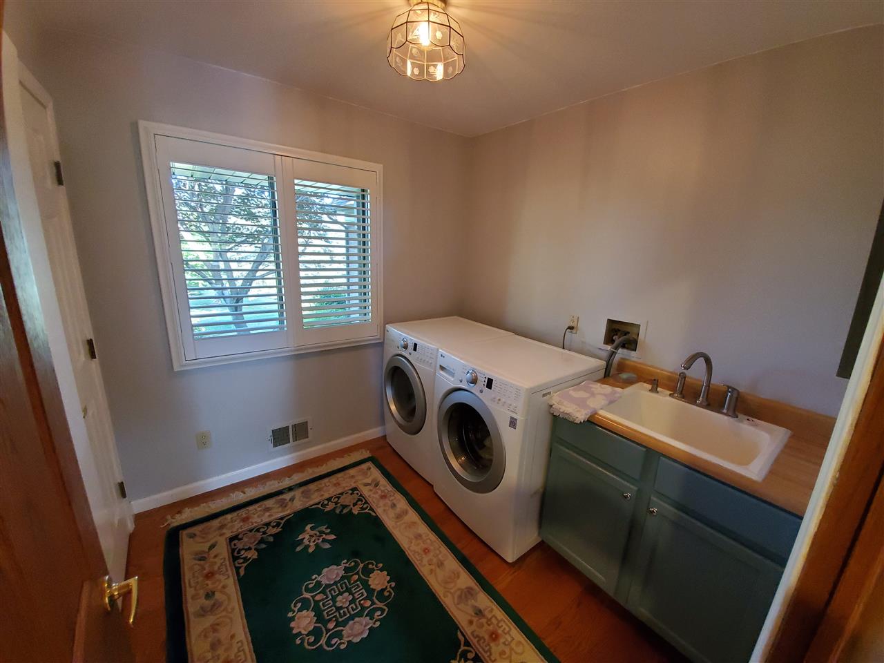 4703 Lake George Road Oxford, MI 48370 - Photo 20 of 72 Laundry Room