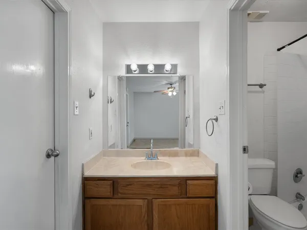 $1,600 | 18515 Egret Bay Boulevard, Unit 1101, Webster, TX 77058