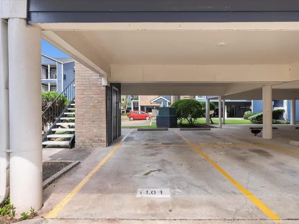 $1,600 | 18515 Egret Bay Boulevard, Unit 1101, Webster, TX 77058