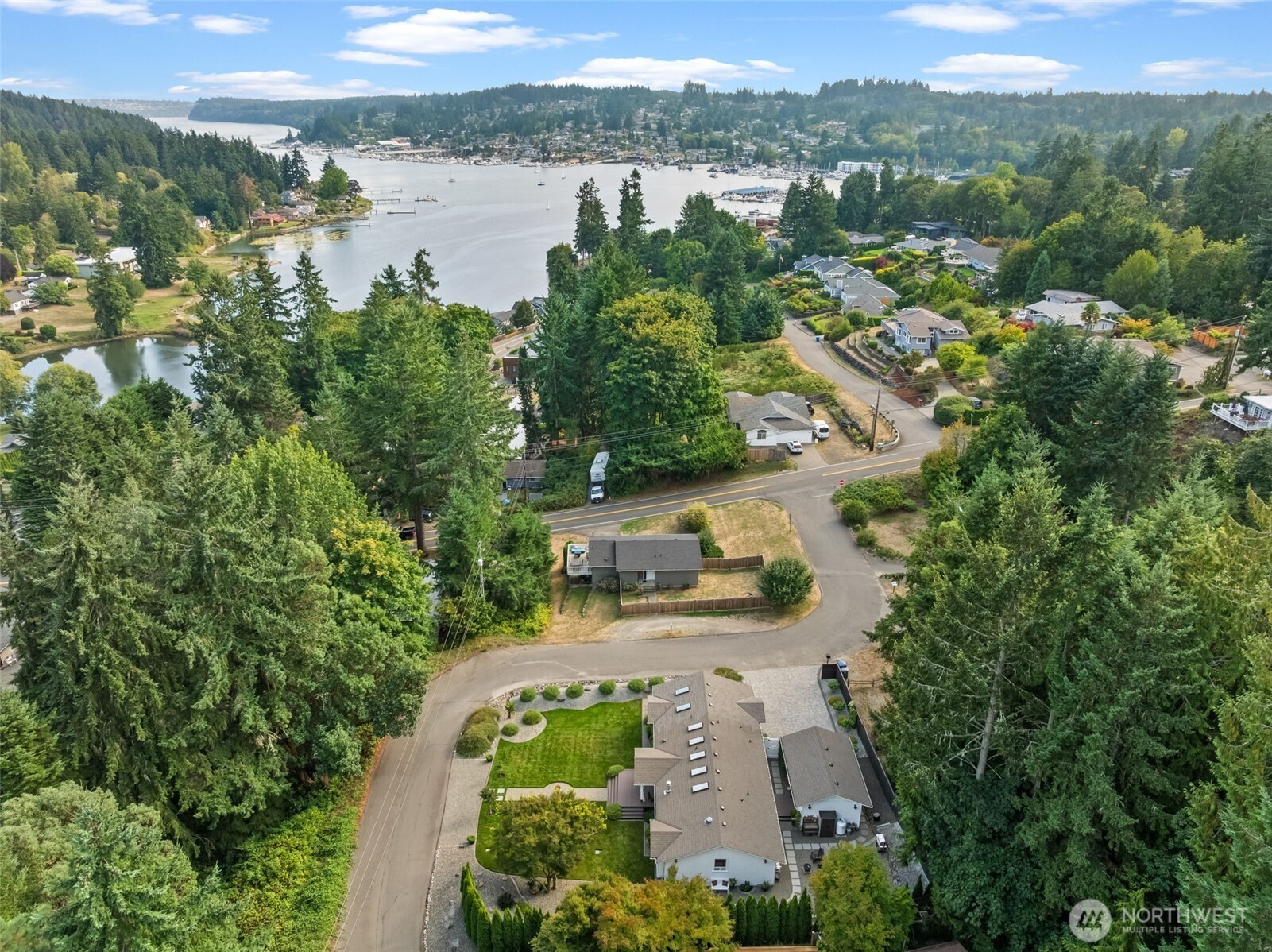 9604 Ridgeway Drive Gig Harbor, WA 98332 - Photo 4 of 40
