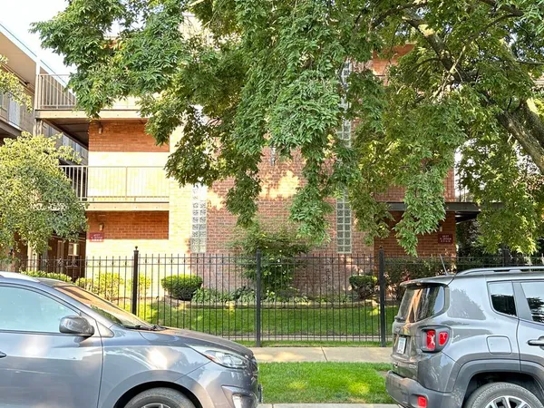 $1,295 | 4537 North Dover Street, Unit 2H, Chicago, IL 60640