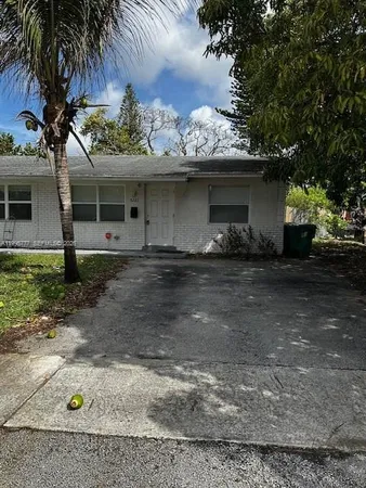 $2,000 | 5221 Northwest 15th Court, Lauderhill, FL 33313