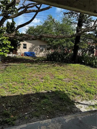 $2,000 | 5221 Northwest 15th Court, Lauderhill, FL 33313