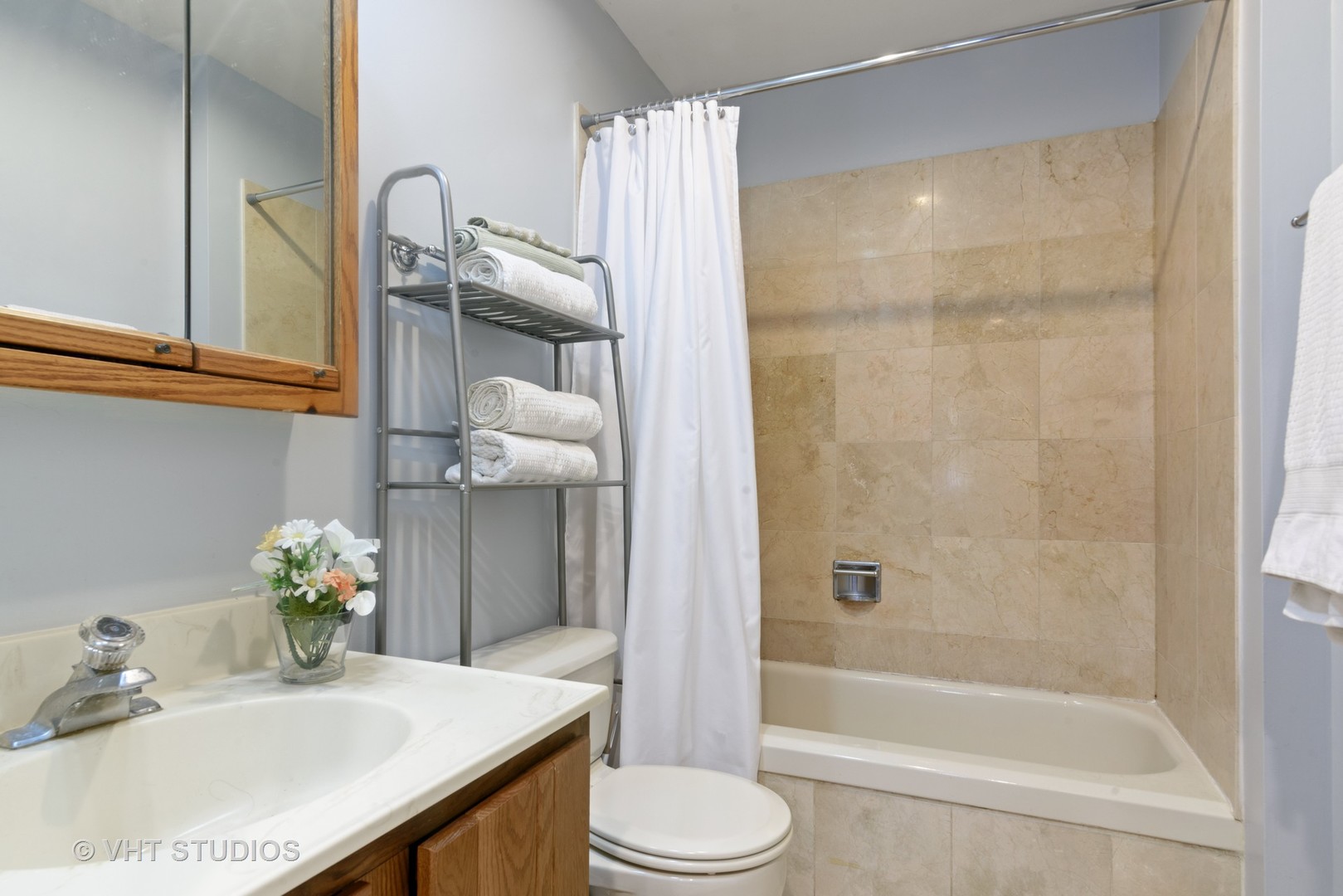 559 West Surf Street, Unit 306 Chicago, IL 60657 - Photo 11 of 16