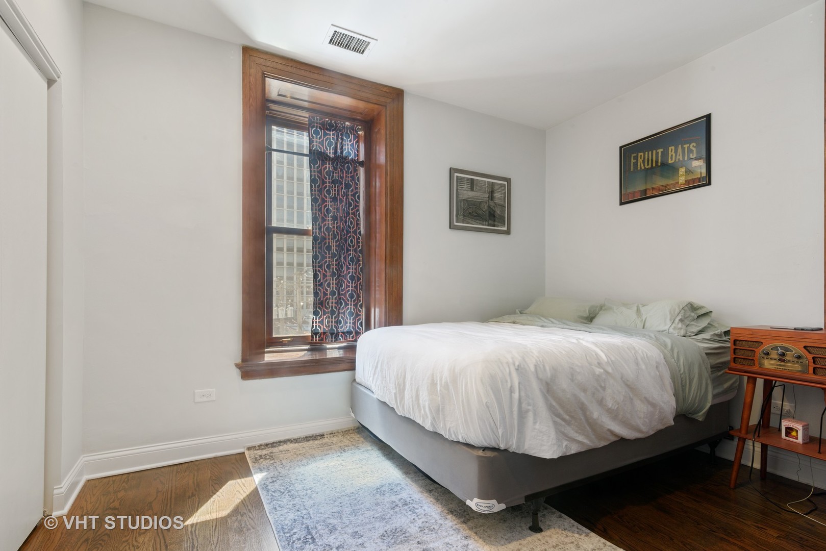 559 West Surf Street, Unit 306 Chicago, IL 60657 - Photo 12 of 16