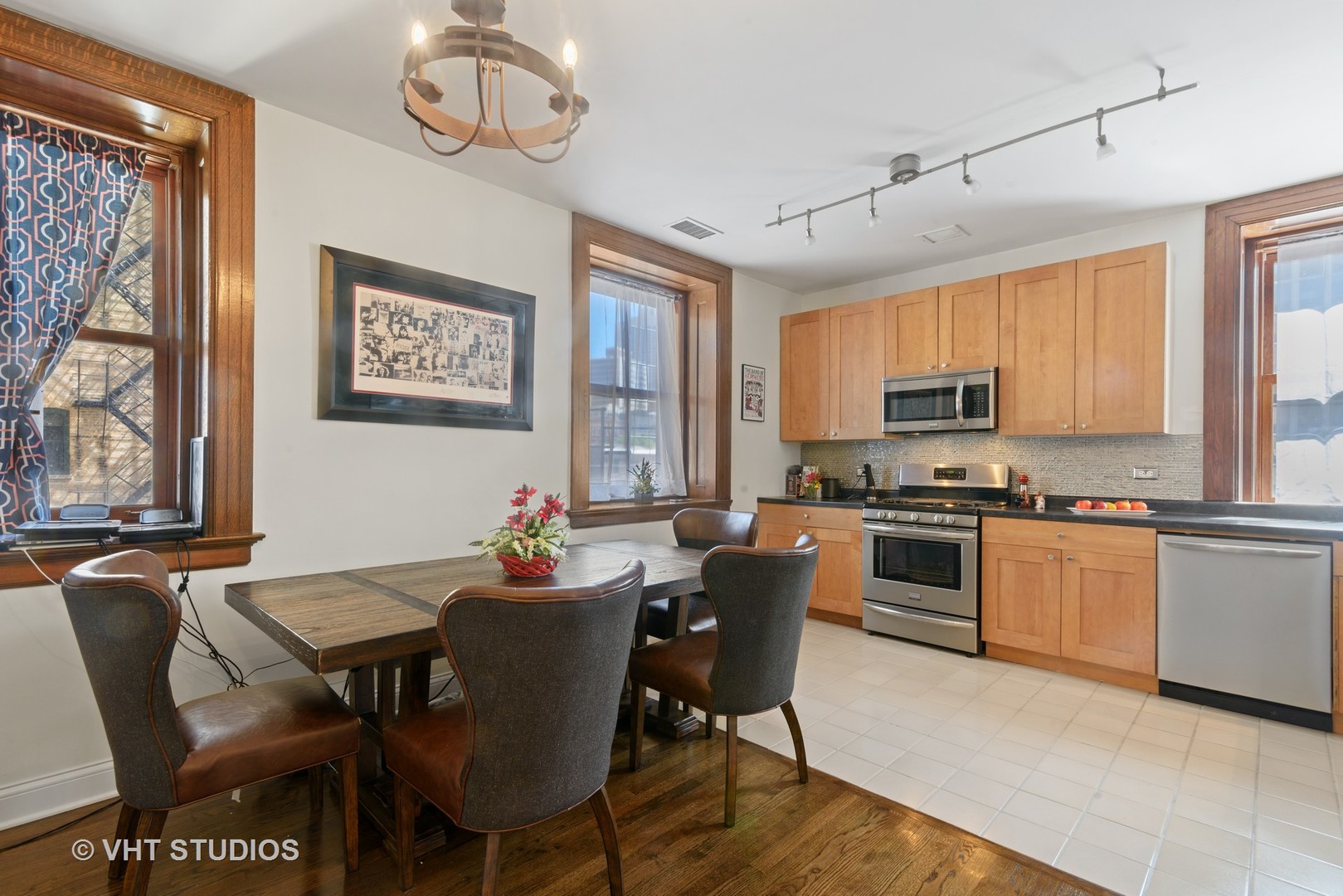 559 West Surf Street, Unit 306 Chicago, IL 60657 - Photo 6 of 16