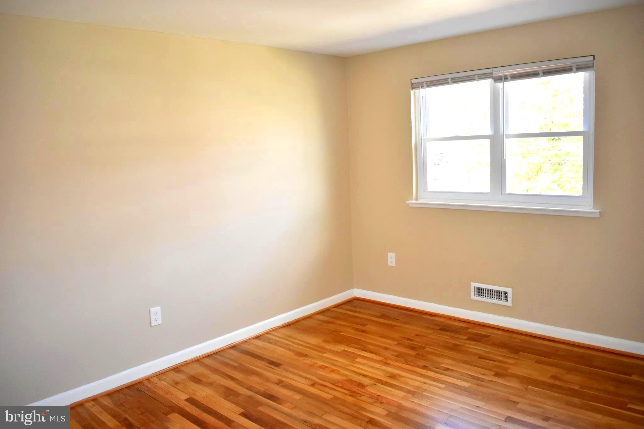 630 Charraway Road Baltimore, MD 21229 - Photo 11 of 27 Bedroom1