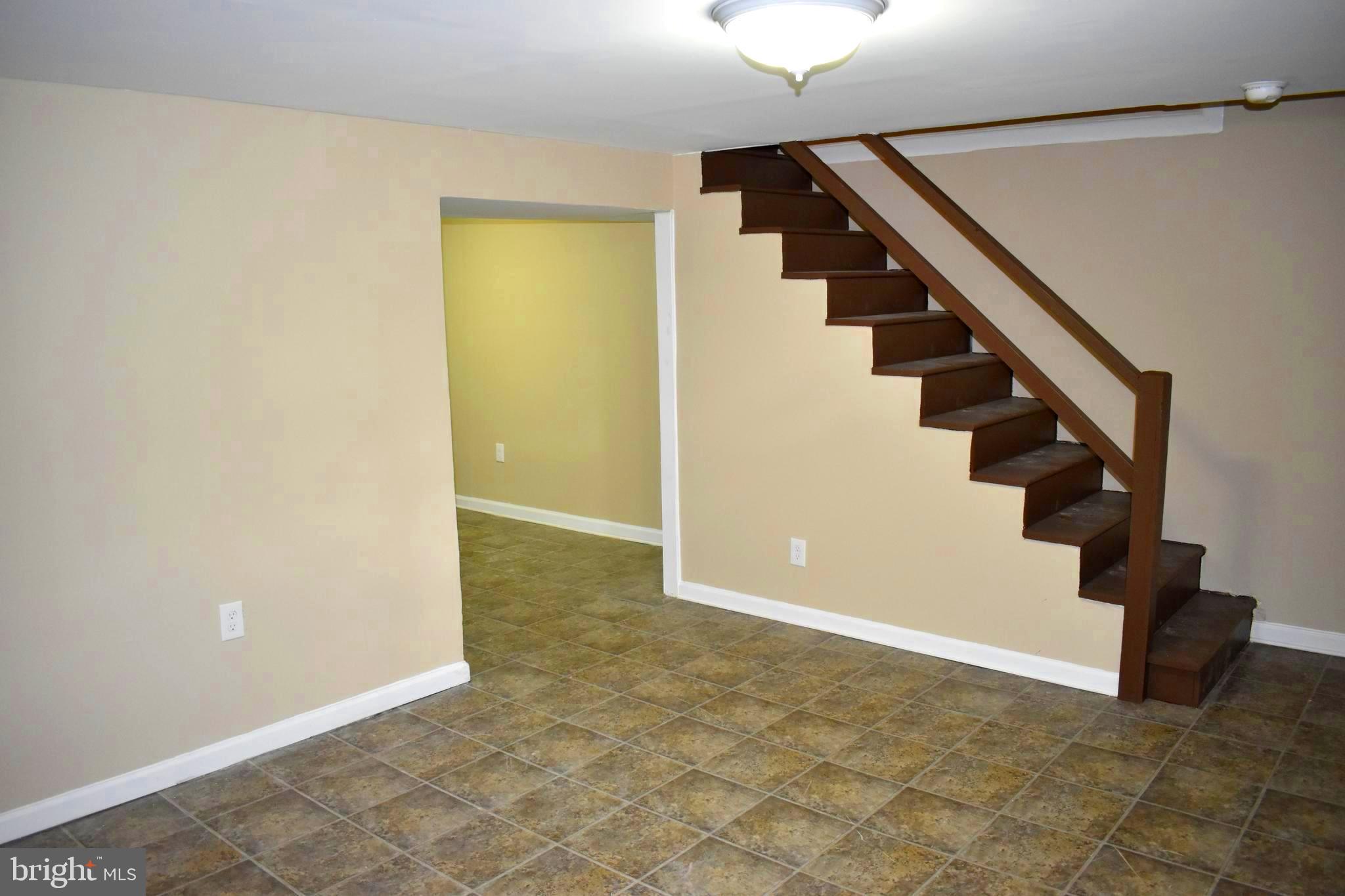 630 Charraway Road Baltimore, MD 21229 - Photo 22 of 27 Family Room