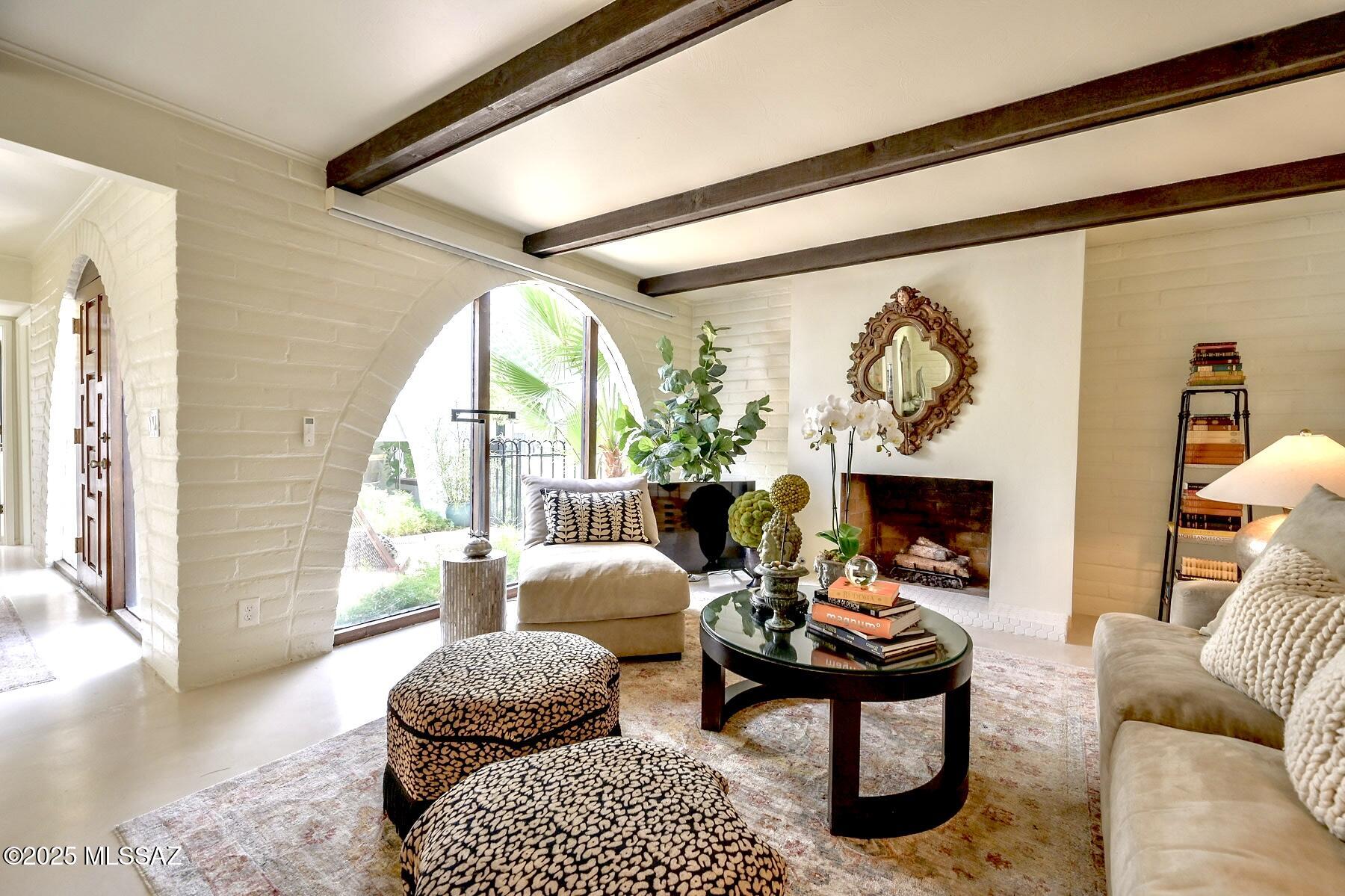 628 West Roller Coaster Road Tucson, AZ 85704 - Photo 2 of 37 Gallery Image 2