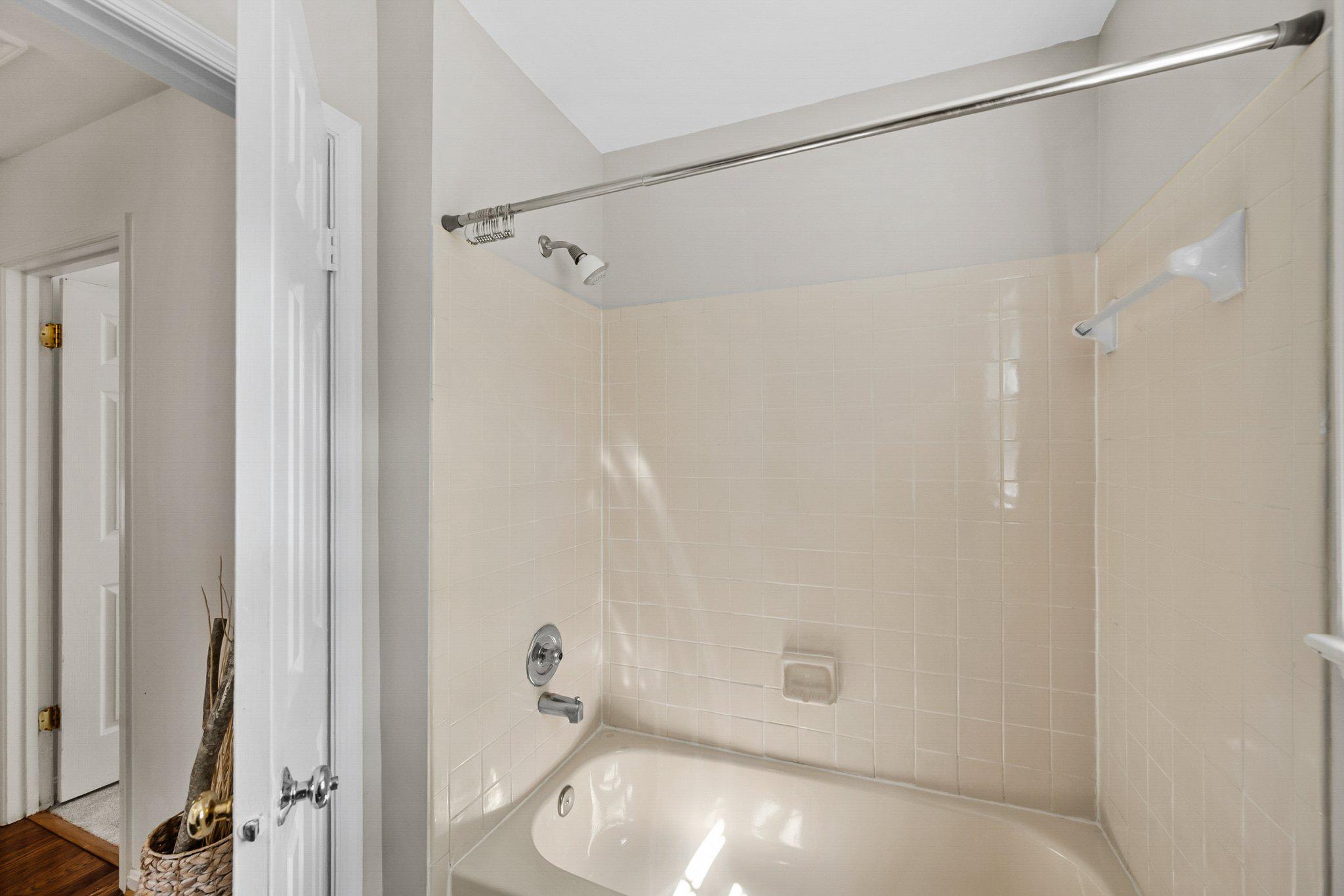 2085 Cobblestone Lane Reston, VA 20191 - Photo 33 of 64 Full bath #3