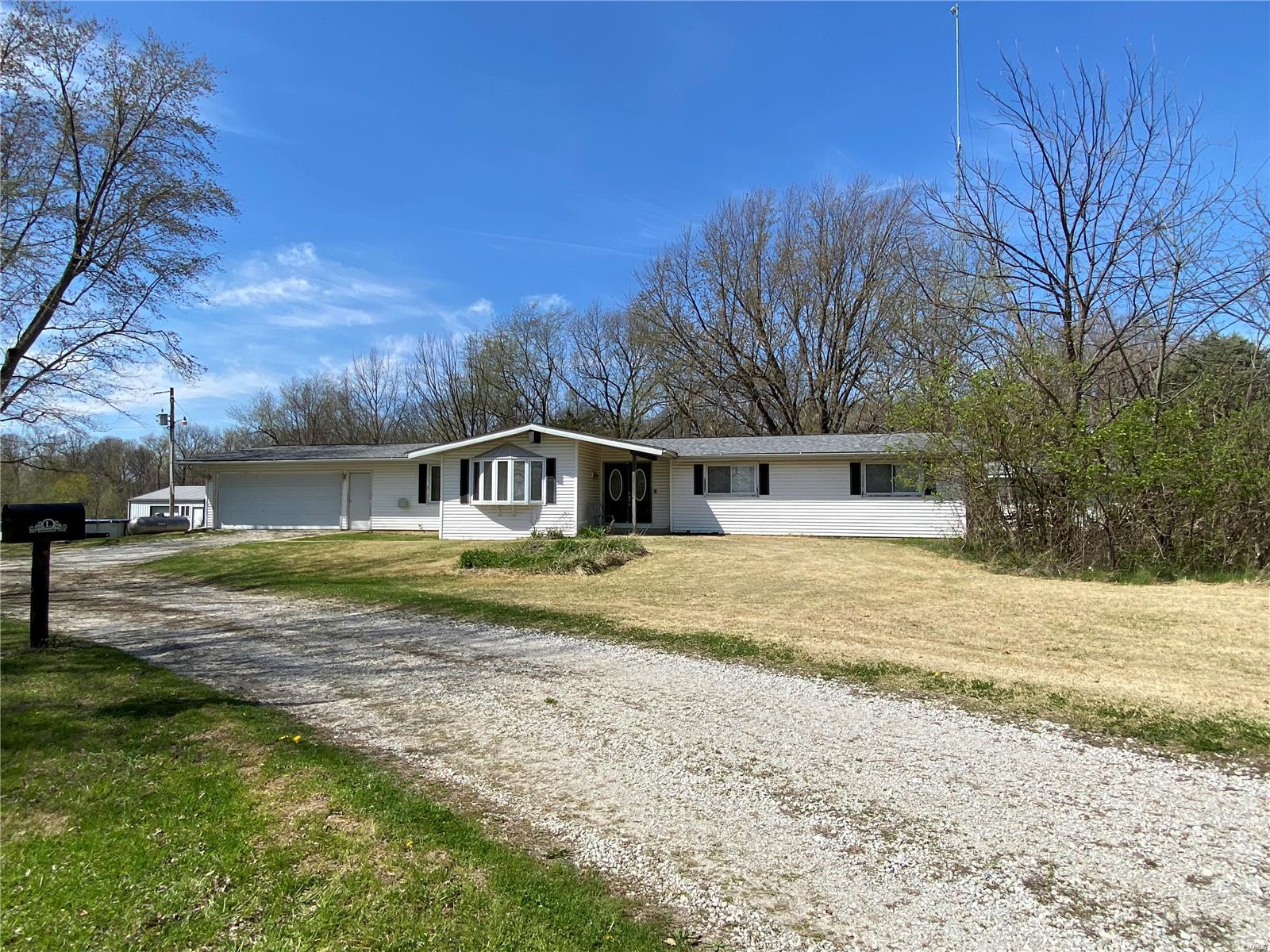 687 Rainmaker Trail Butler, IL 62015 - Photo 1 of 28 Gallery Image 1