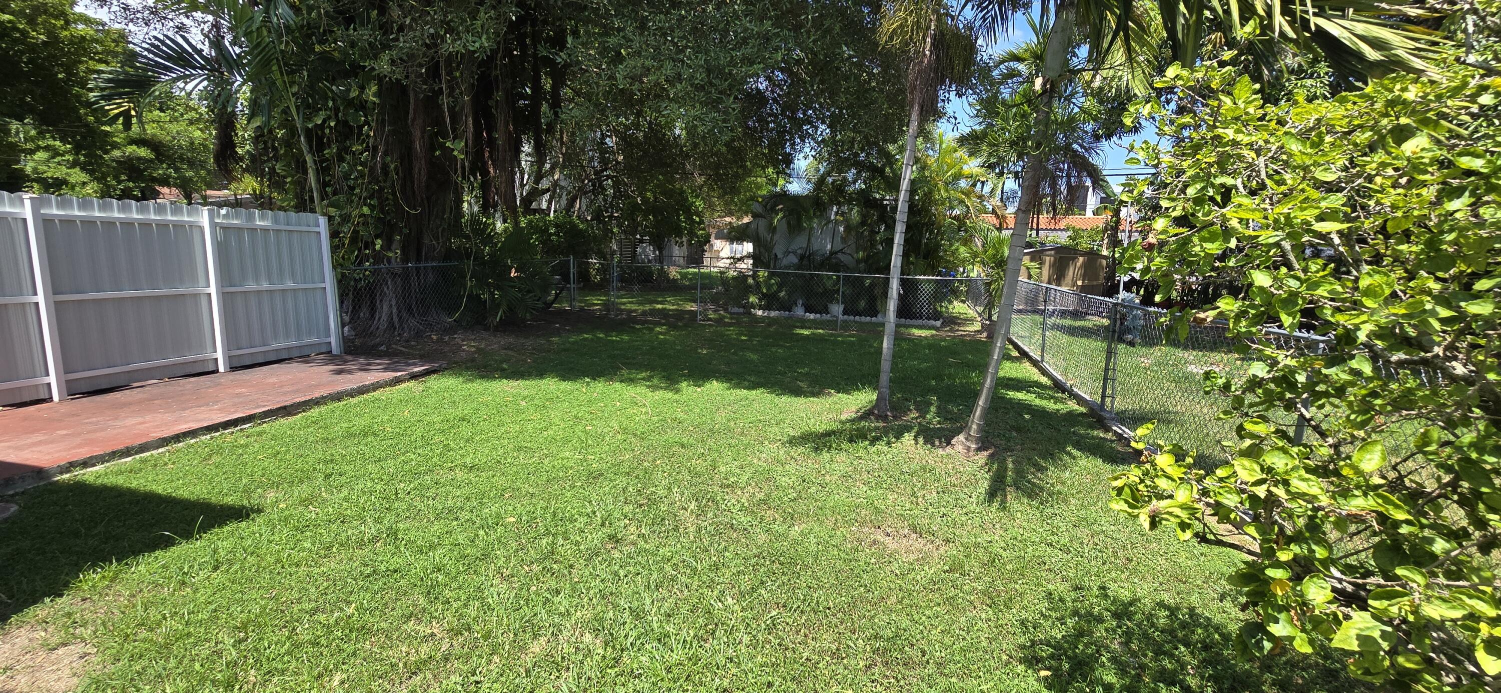 2787 Southwest 34th Court Miami, FL 33133 - Photo 2 of 22 2