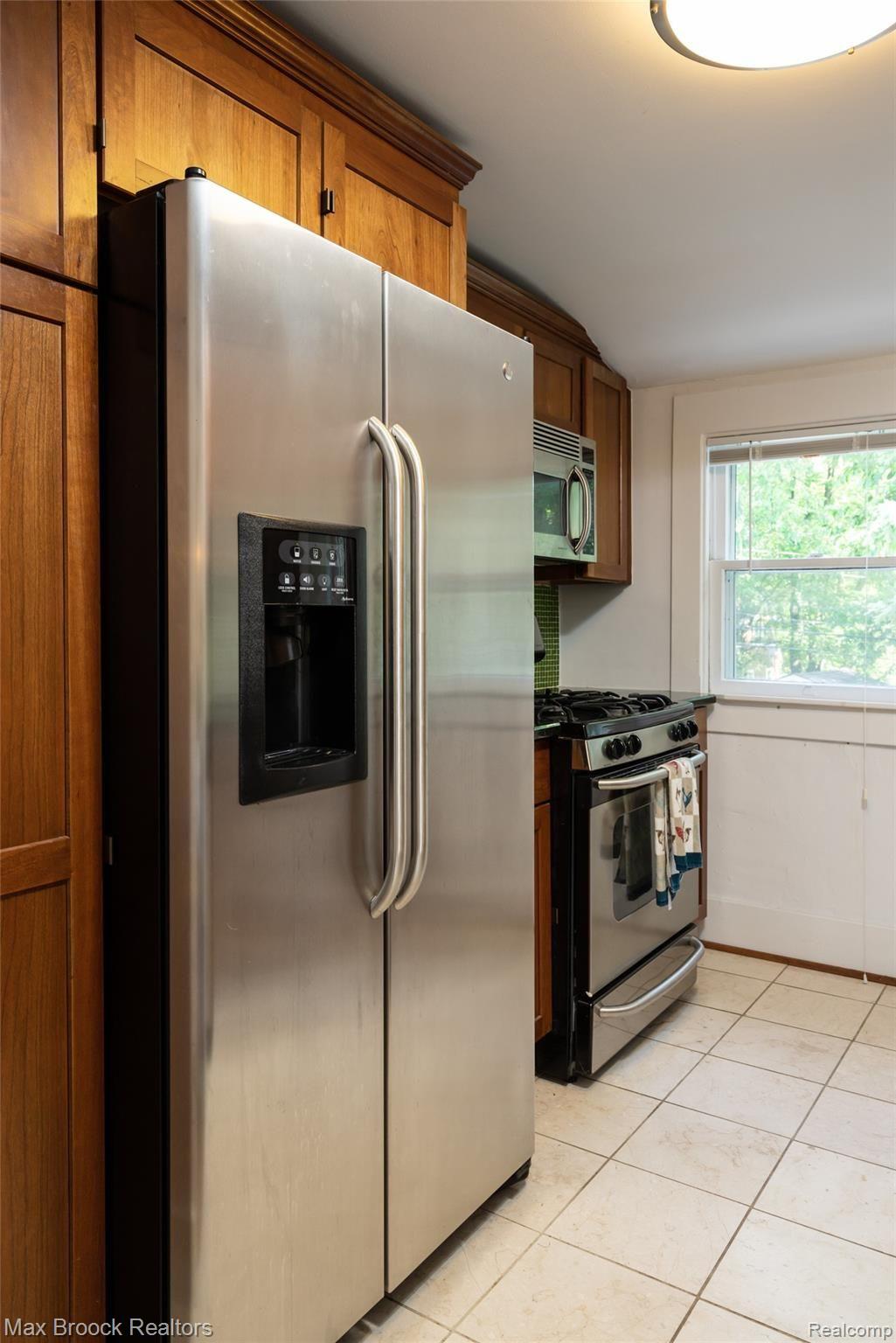 25 Wellesley Drive Pleasant Ridge, MI 48069 - Photo 26 of 31 Upper Level Kitchen