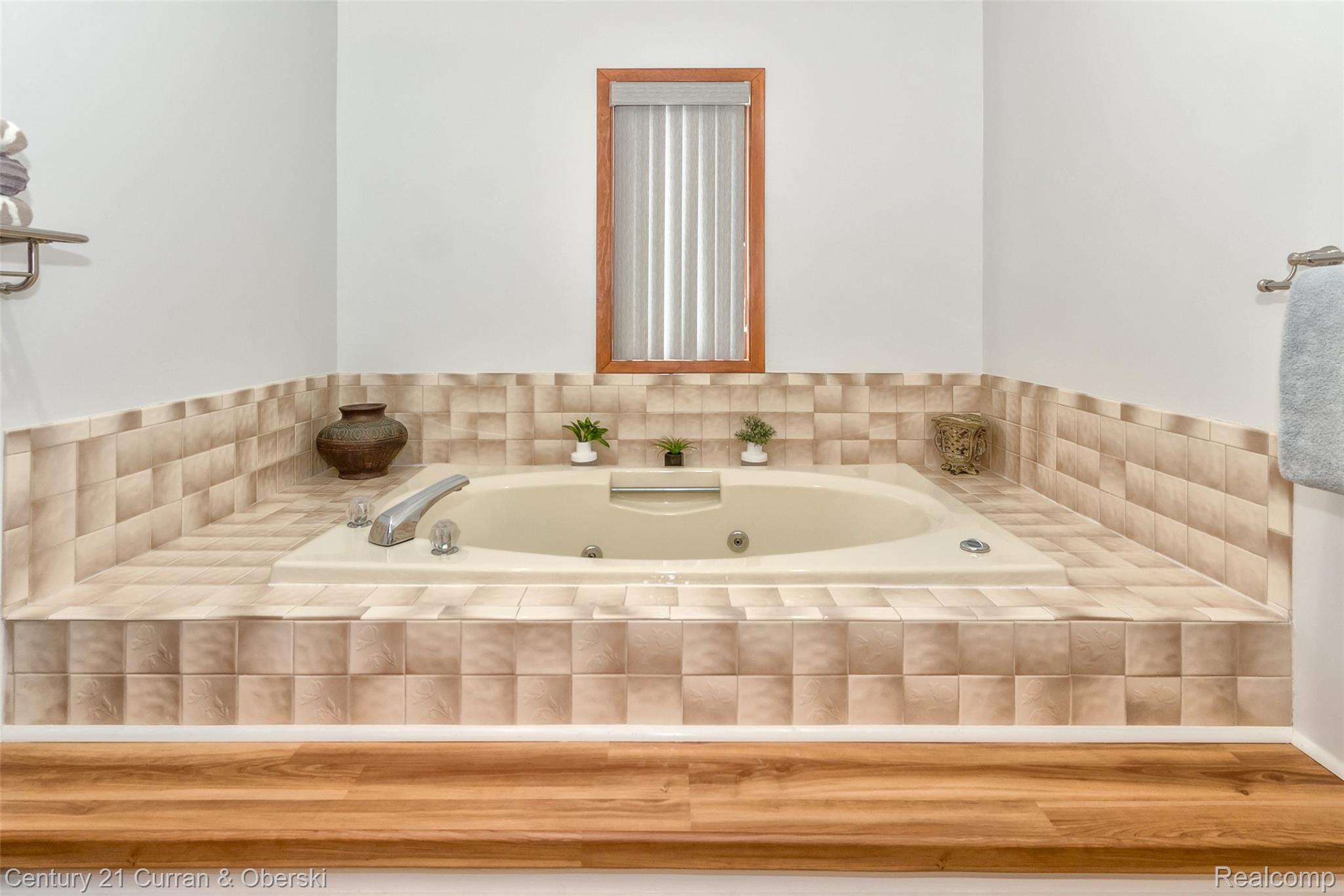 25450 Wixom Road Novi, MI 48374 - Photo 25 of 45 25.jpg