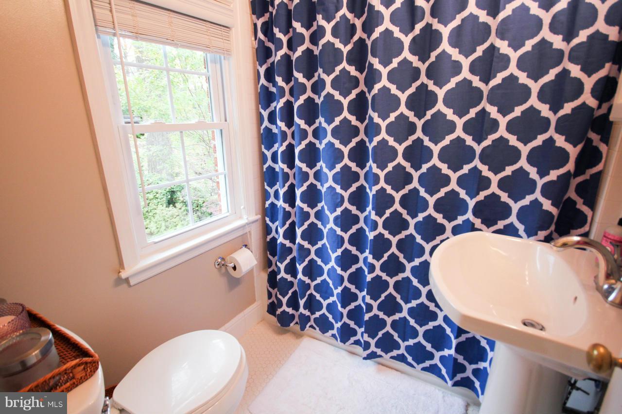 409 Schuyler Road Silver Spring, MD 20910 - Photo 18 of 30 Bath
