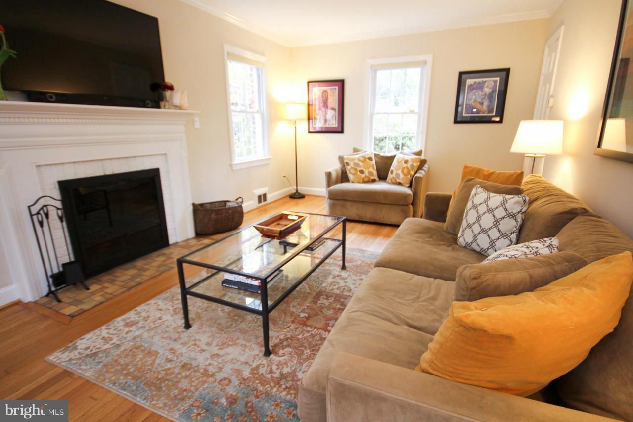 409 Schuyler Road Silver Spring, MD 20910 - Photo 5 of 30 Living Room