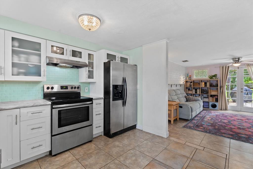 4225 Swift Road Sarasota, FL 34231 - Photo 8 of 26 Gallery Image 8
