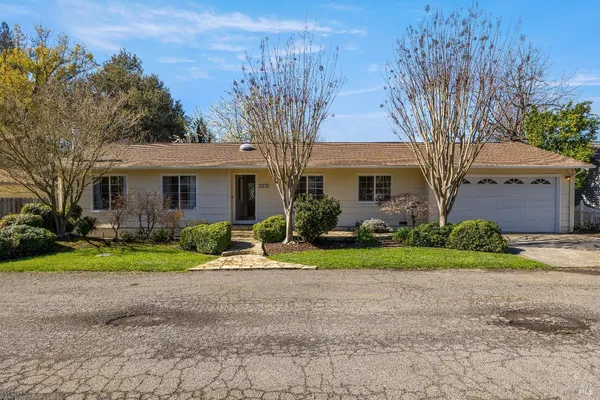 $915,000 | 2272 West Park Avenue, Napa, CA 94558