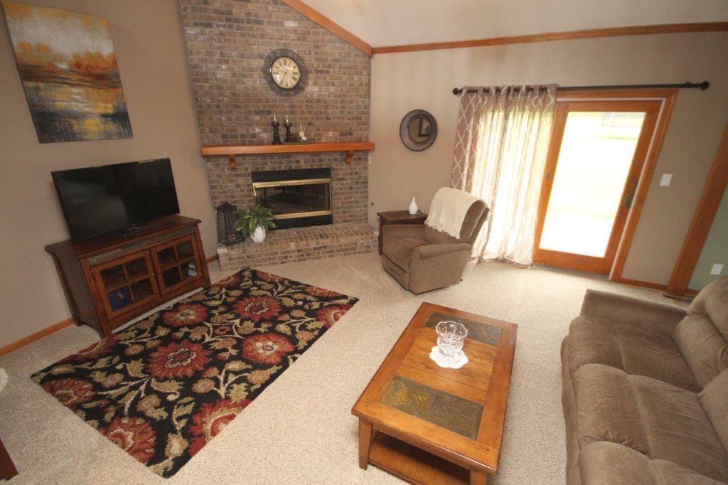 18809 Amstutz Road Auburn, IN 46706 - Photo 2 of 31